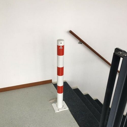 Verwijderbare afzetpaal voor trapgat in tehuis