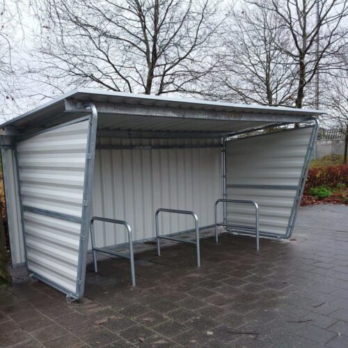 Modulaire fietsoverkapping lengte 4 meter staal met fietsnietjes.