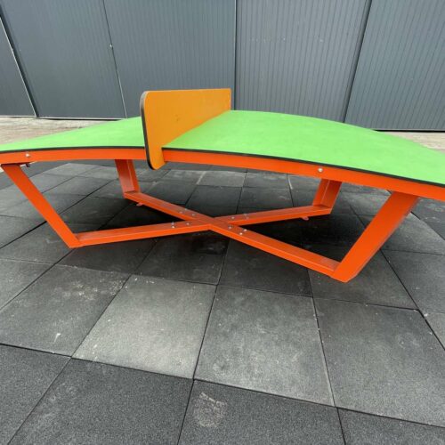 Teqball tafels 8 Robuuste teqballtafels met UV- en vochtbestendig HDPE, ideaal voor scholen, clubs en recreatie.