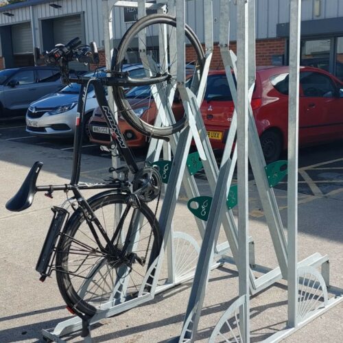 Verticaal fietsenrek model VertiRack 10 Transformeer ongebruikte ruimtes met het Vertirack fietsenrek. Veilig, stabiel en ideaal voor smalle of drukke locaties.