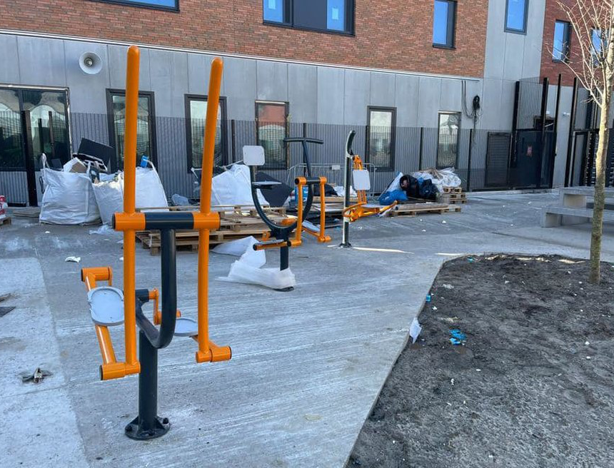 Buiten fitness toestellen 3 Buitenfitness toestel OFM Eigen gekozen formaat 0
