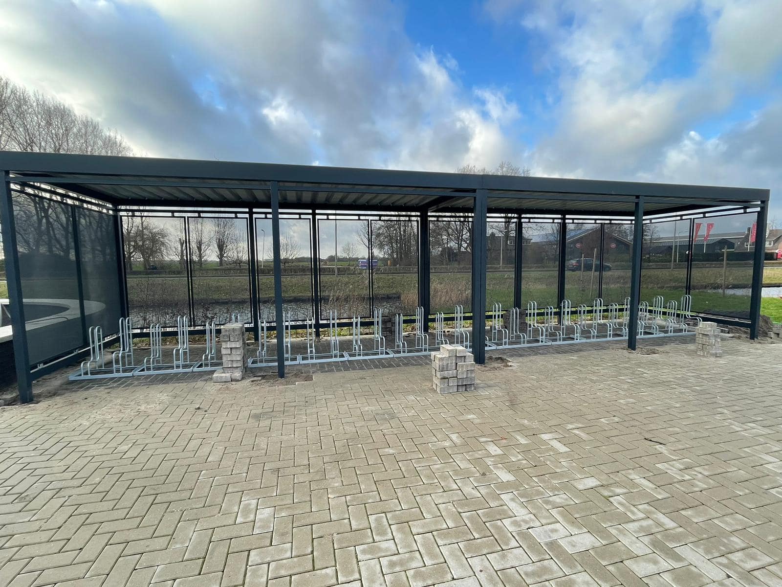 SKWshop – Overkappingen voor ieder vraagstuk 5 Fietsoverkapping Hagen montage 12 meter