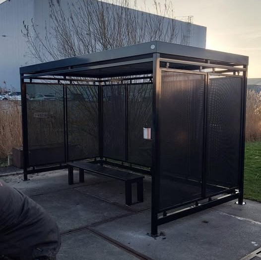 Over SKWshop 6 Maatwerk rookoverkapping ontworpen en geplaatst door SKWshop