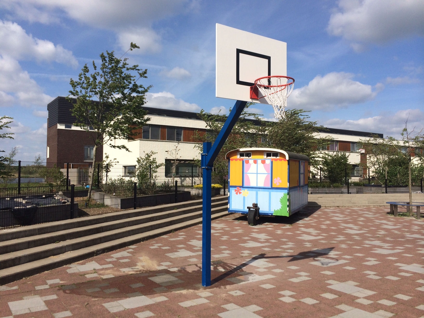 Basketbalpalen voor buiten: SKWshop is uw specialist! 2 basketbalpaal RVS