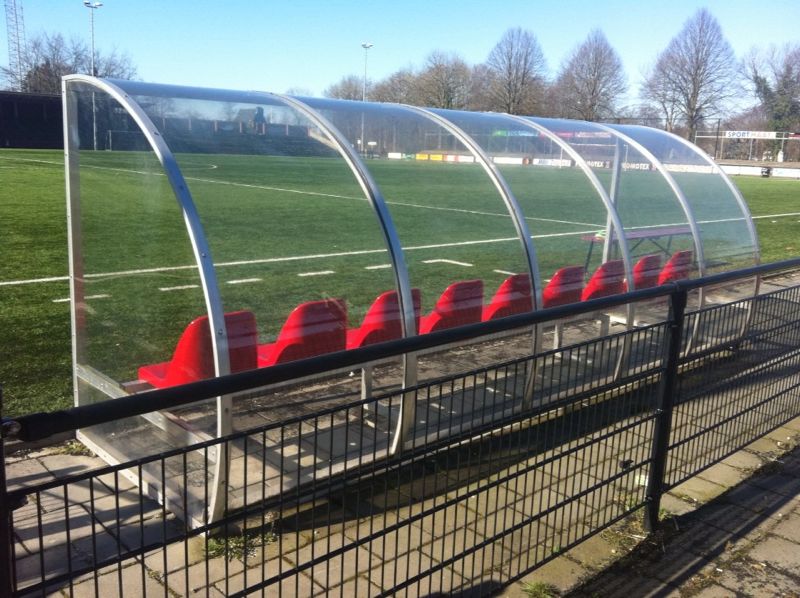 Dugouts kopen voor voetbal en sportclubs 4 dugouts voetbal