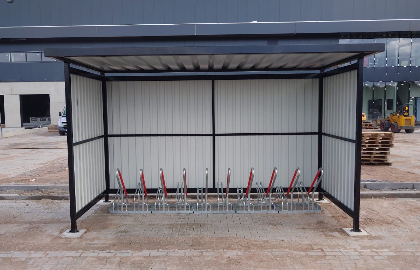 Ontdek de duurzame fietsenstallingen van SKWshop 9 fietsoverkapping voor 10 tot 12 fietsen