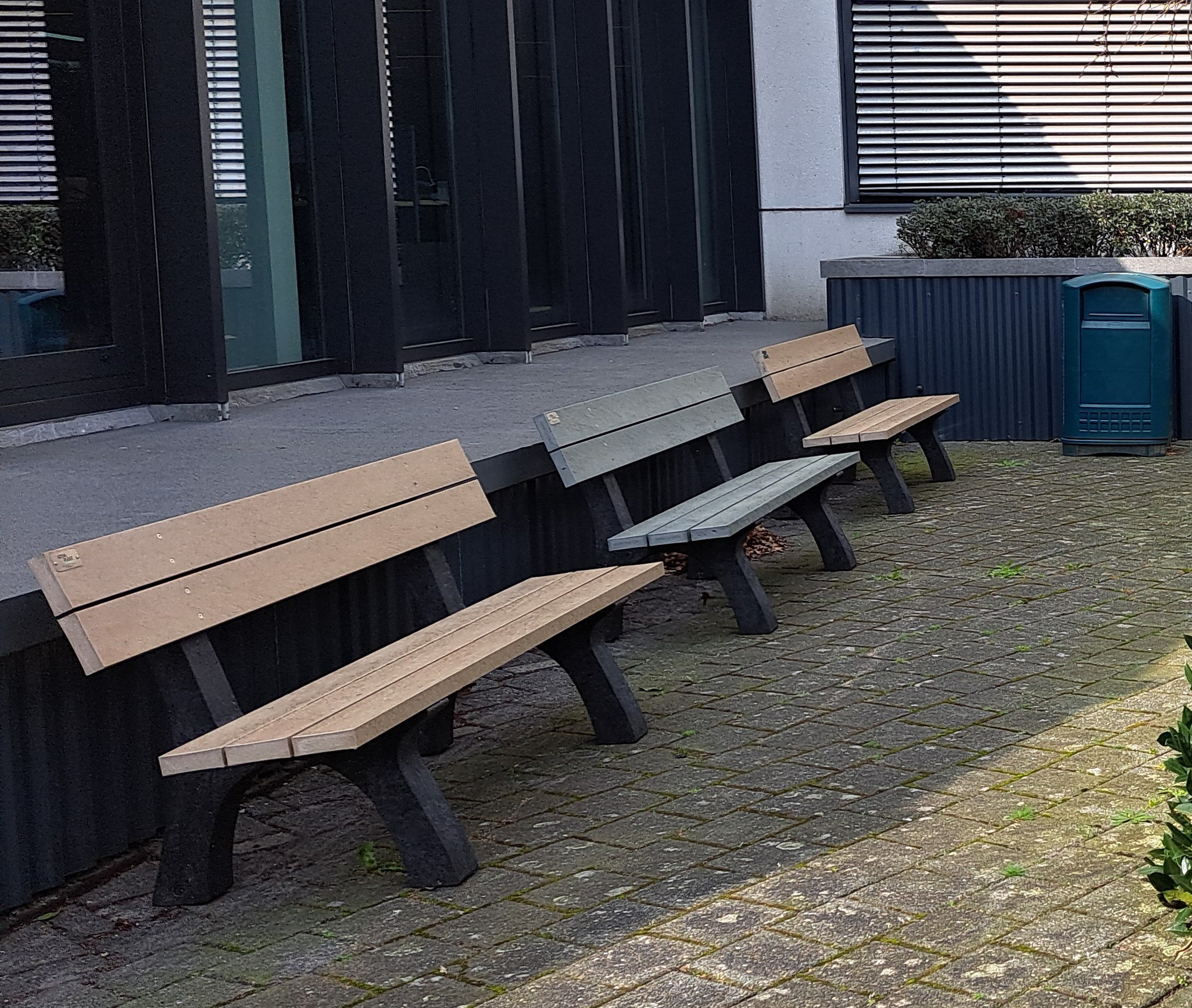 Duurzaam en stijlvol: kunststof parkbanken van Govaplast 6 kunststof parkbanken Govaplast