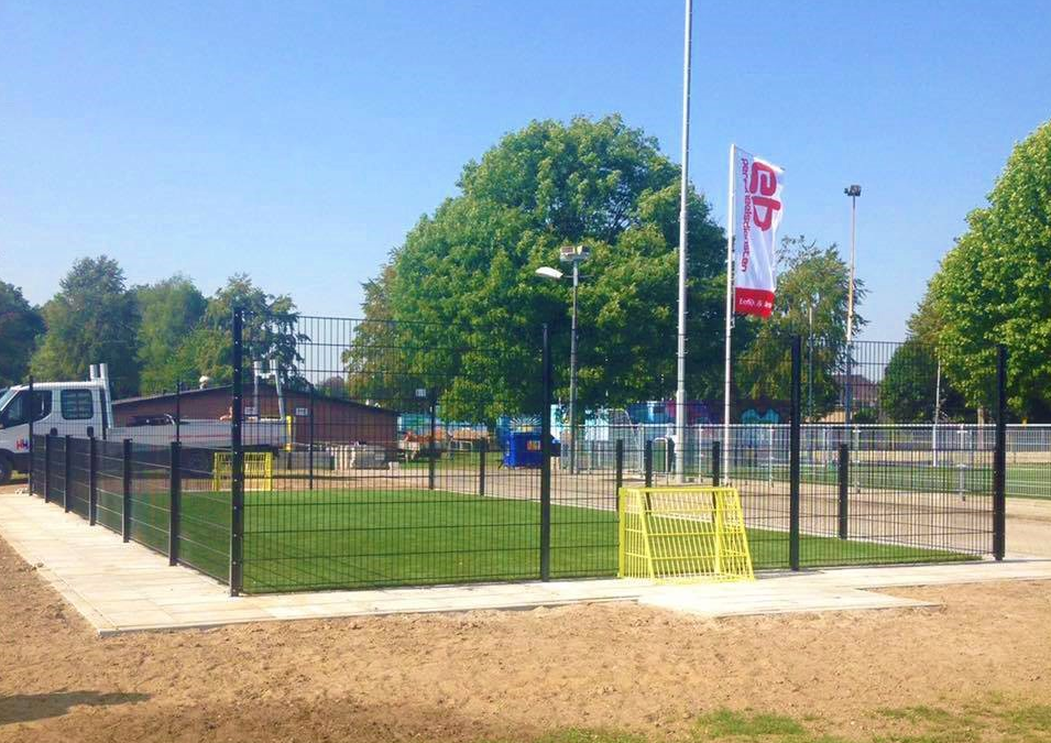 Pannavelden voor speel en schoolplein 6 pannaveld met kunstgras