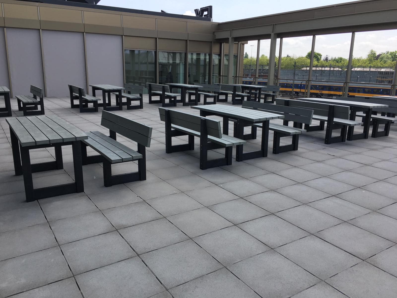 Picknicktafels voor de openbare Ruimte: 5 picknicktafels model Londen