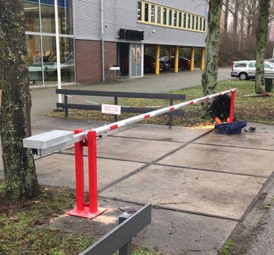 Handbediende slagbomen 2 slagbomen model Budget