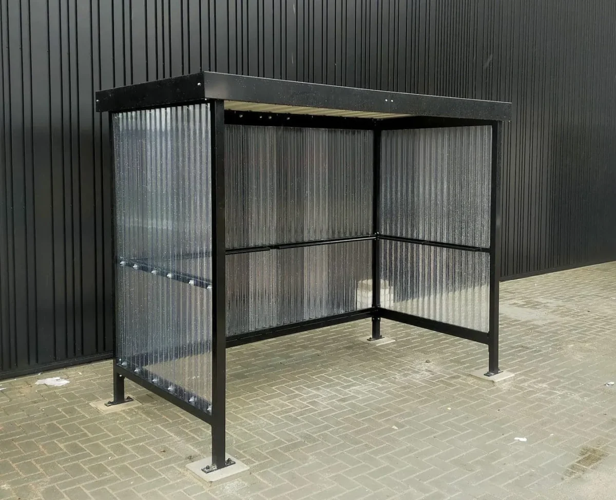 Roken op het werk: regels, wetgeving en eisen aan rookruimtes (België & Nederland) 3 Goedkope rookoverkapping - rookhok model Perdok.