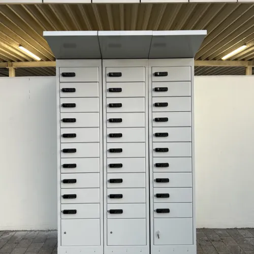 E-bike accu locker met oplaadfunctie en afsluitbare compartimenten buiten