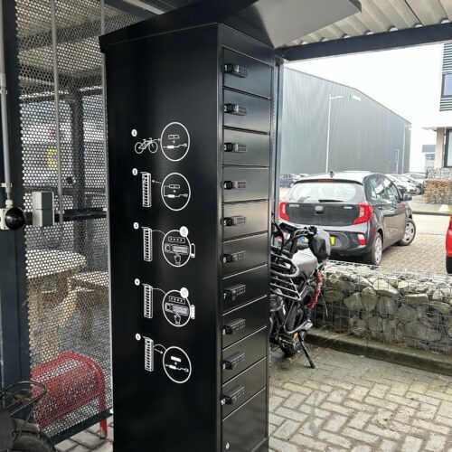 E-Bike Accu Laadlocker Core 11 E-bike laadlocker Core voor bedrijven met accu oplaadfunctie en opslag