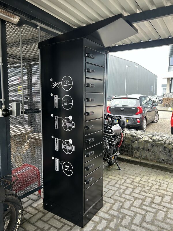 E-bike laadlocker Core voor bedrijven met accu oplaadfunctie en opslag
