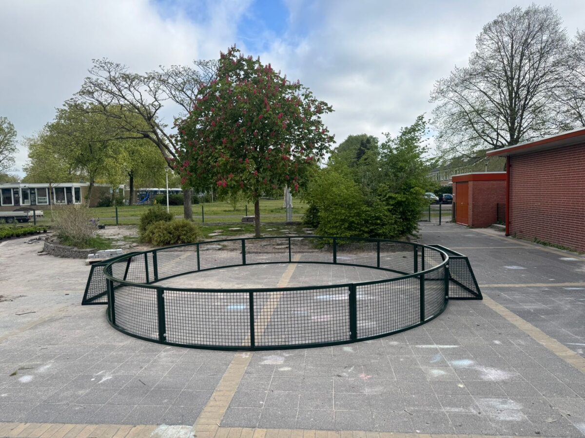Buiten fitness toestellen voor kinderen en schoolpleinen | SKWshop 4 Ronde, geluidsarme pannakooi Match