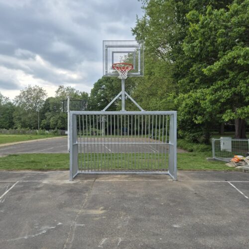 Voetbaldoel basketbalcombinatie VB200 38 Nederlands fabricaat voetbaldoel basketbalcombinatie voor schoolplein in Edegem België