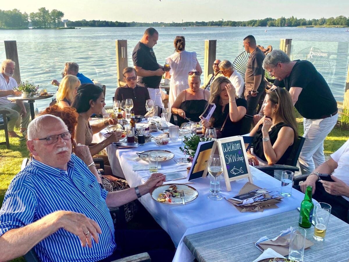 SKWshop aanwezig bij de Haring Party 2026 van Martini Business 9 SKWshop aanwezig bij de Haring Party 2026 van Martini Business bij De Rietschans tijdens een zonnige netwerkbijeenkomst.