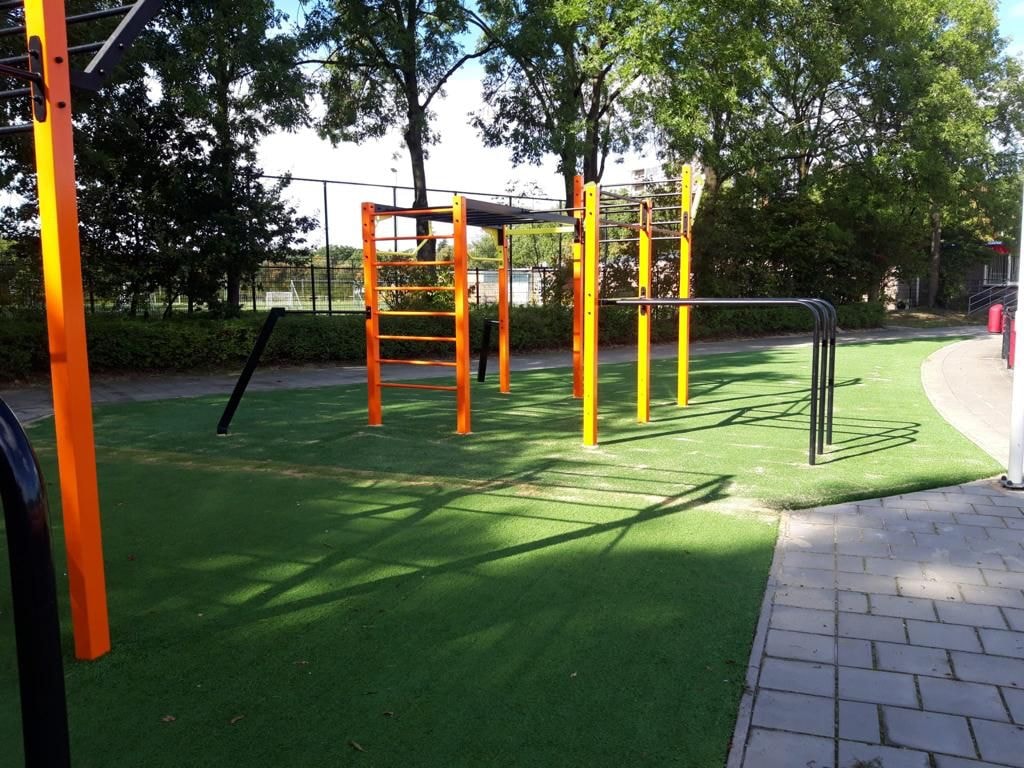 Waarom buitenfitness steeds populairder wordt in Nederland 5 Calisthenics toestel Nippur geplaatst in gemeente Nijmegen voor outdoor fitness en krachttraining