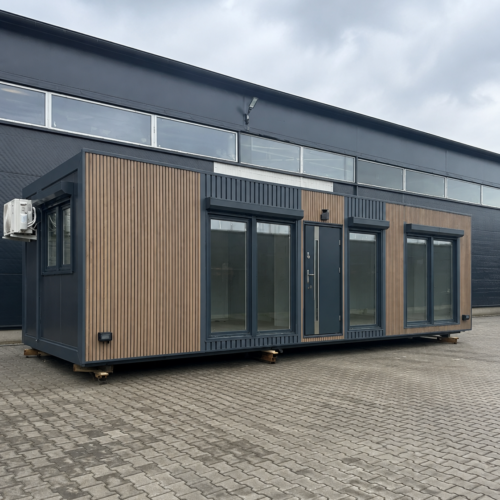 Modulaire kantoorunit 10 x 3 meter met grote ramen en entree