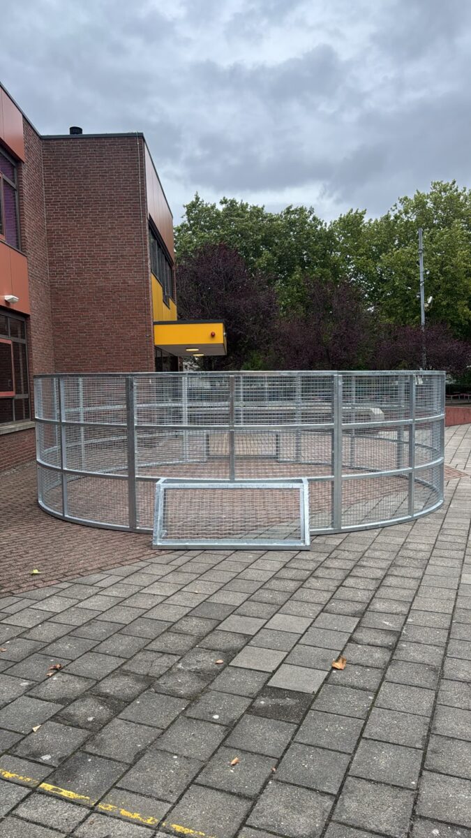 Ronde pannakooi Match D6M op maat geleverd in Sittard 3 Ronde voetbalkooi Match D6M voor panna en andere vormen van straatvoetbal