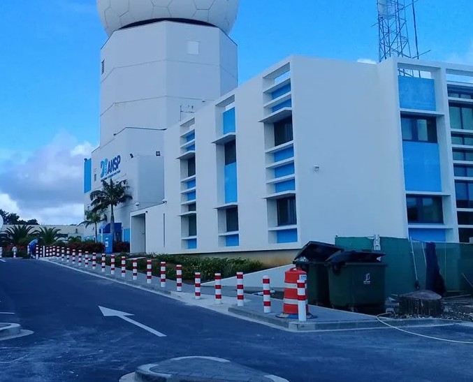 Welke parkeerpaal of afzetpaal kiest u? Verschillen, toepassingen en plaatsing 10 Anti-rampalen en parkeerpalen geplaatst op Curaçao voor voetganger en terreinbeveiliging