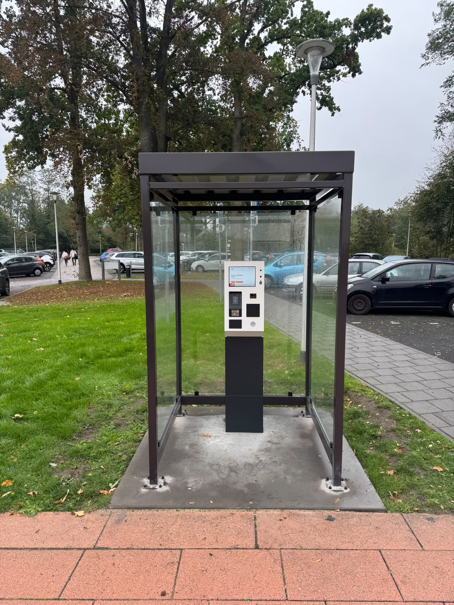 Betaalautomaat overkapping M1 7 Automaatoverkapping Myla 1,5 x 1,5 meter bij Thermae 2000 in Valkenburg aan de Geul
